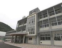 改築した和木中学校 2010年3月完成の画像