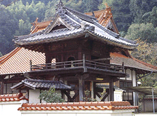 扁額「大瀧山」一面（町指定）の画像